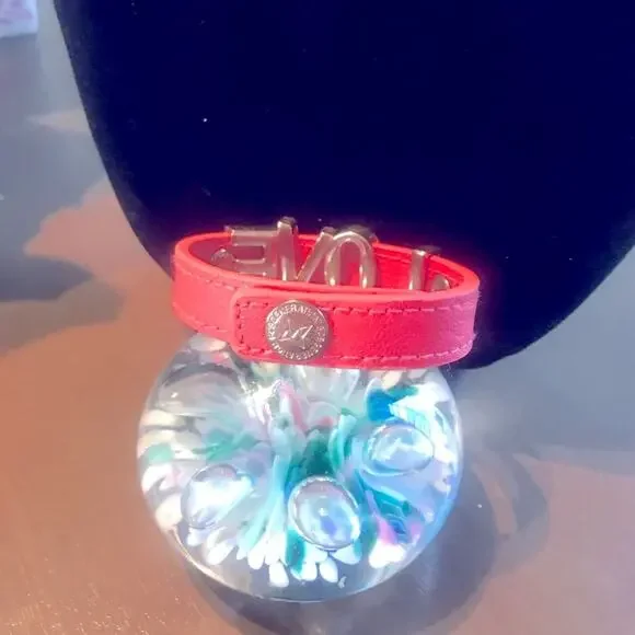 BCBGeneration LOVE Bracelet - Picture 4 of 6